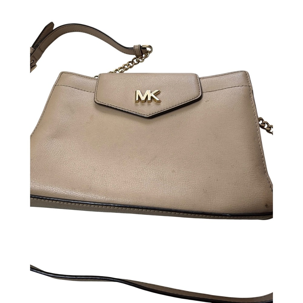 Michael Kors Beige Pebble Leather Crossbody Bag Gold MK Logo Chain Strap - Picture 2 of 6